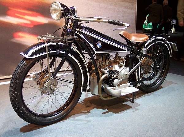 Първи мотоциклет BMW R32